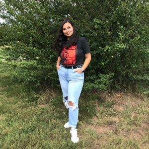 Meet your Posher, Aurora